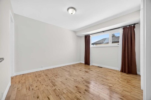 128 Bermuda Drive Nw, Calgary, AB - Indoor Photo Showing Other Room