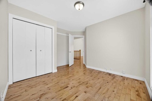 128 Bermuda Drive Nw, Calgary, AB - Indoor Photo Showing Other Room