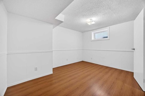 128 Bermuda Drive Nw, Calgary, AB - Indoor Photo Showing Other Room