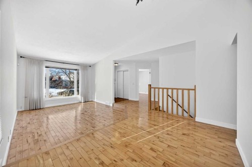 128 Bermuda Drive Nw, Calgary, AB - Indoor