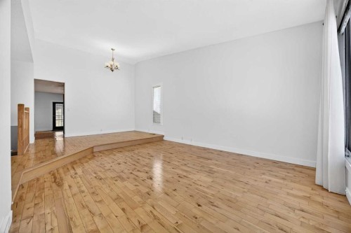 128 Bermuda Drive Nw, Calgary, AB - Indoor Photo Showing Other Room