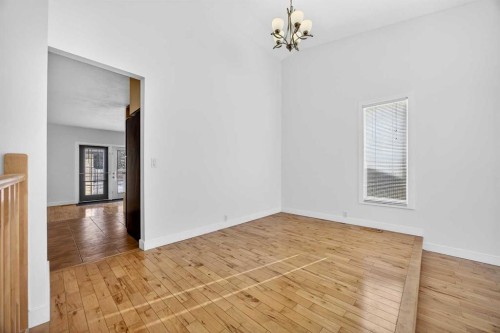 128 Bermuda Drive Nw, Calgary, AB - Indoor Photo Showing Other Room