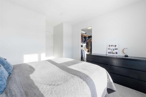 66 Evanscrest Manor Nw, Calgary, AB - Indoor Photo Showing Bedroom