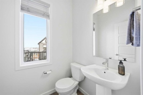 66 Evanscrest Manor Nw, Calgary, AB - Indoor Photo Showing Bathroom