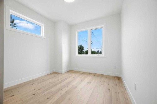 926 21 Avenue Nw, Calgary, AB - Indoor Photo Showing Other Room