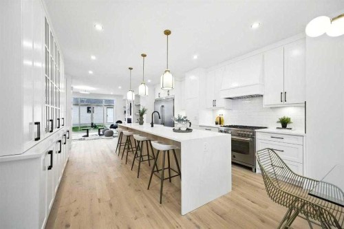 926 21 Avenue Nw, Calgary, AB - Indoor Photo Showing Kitchen With Upgraded Kitchen