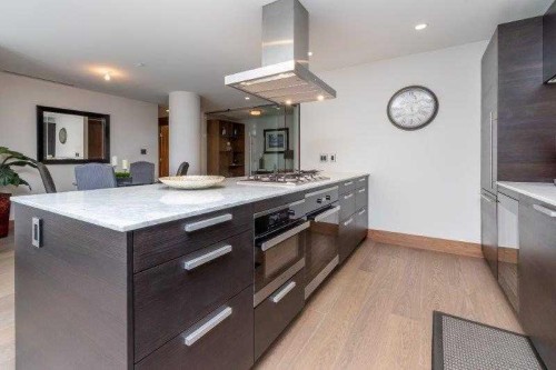 807-738 1 Avenue Sw, Calgary, AB - Indoor Photo Showing Kitchen