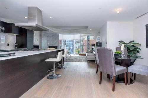 807-738 1 Avenue Sw, Calgary, AB - Indoor Photo Showing Dining Room