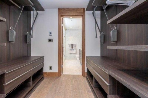 807-738 1 Avenue Sw, Calgary, AB - Indoor Photo Showing Other Room