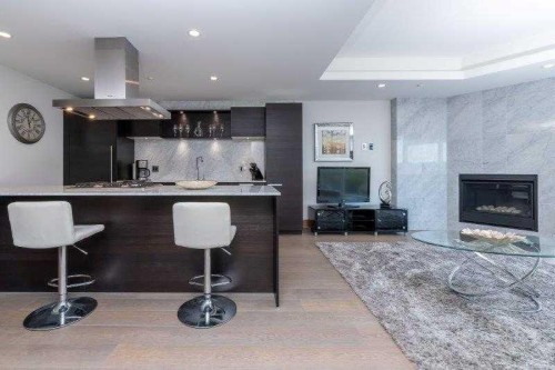 807-738 1 Avenue Sw, Calgary, AB - Indoor With Fireplace