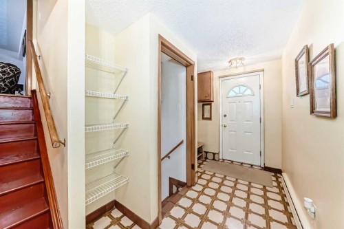 42 Fullerton Road Se, Calgary, AB - Indoor