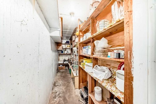 42 Fullerton Road Se, Calgary, AB - Indoor Photo Showing Other Room