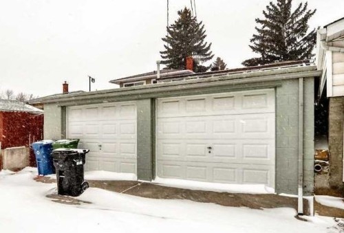 42 Fullerton Road Se, Calgary, AB - Outdoor With Exterior