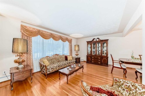 42 Fullerton Road Se, Calgary, AB - Indoor Photo Showing Living Room