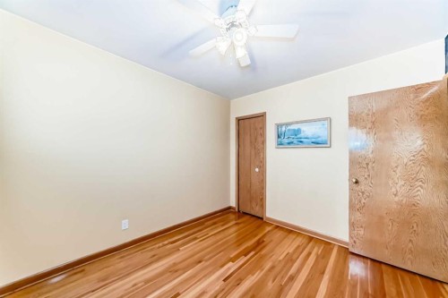 42 Fullerton Road Se, Calgary, AB - Indoor Photo Showing Other Room