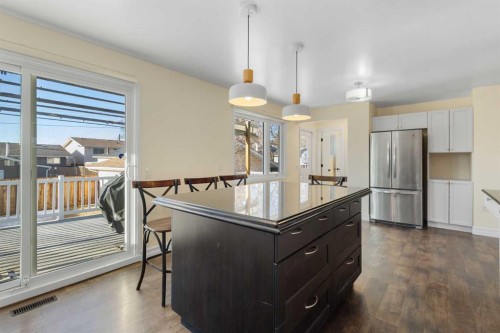 95 Silver Brook Drive Nw, Calgary, AB - Indoor Photo Showing Kitchen With Upgraded Kitchen