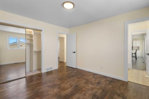 95 Silver Brook Drive Nw, Calgary, AB - Indoor Photo Showing Other Room