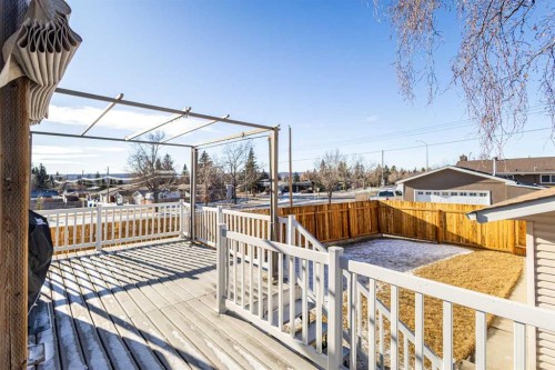 95 Silver Brook Drive Nw, Calgary, AB - Outdoor With Deck Patio Veranda