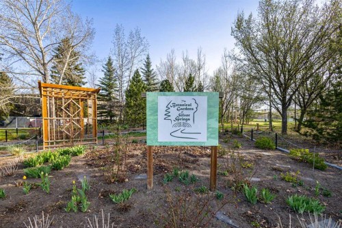 95 Silver Brook Drive Nw, Calgary, AB - Outdoor