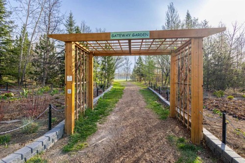 95 Silver Brook Drive Nw, Calgary, AB - Outdoor