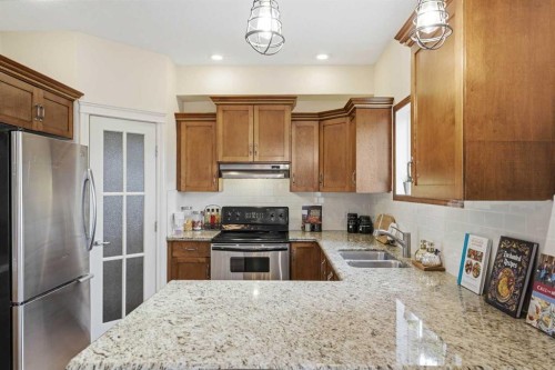 507 17 Avenue Nw, Calgary, AB - Indoor Photo Showing Kitchen With Double Sink