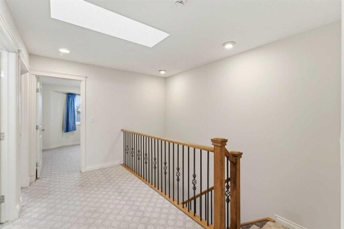 507 17 Avenue Nw, Calgary, AB - Indoor Photo Showing Other Room