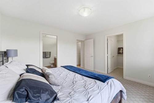 507 17 Avenue Nw, Calgary, AB - Indoor Photo Showing Bedroom