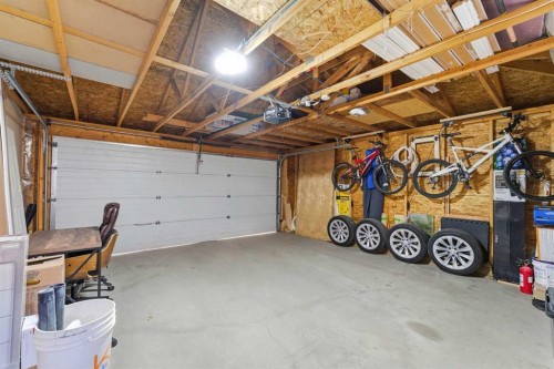 507 17 Avenue Nw, Calgary, AB - Indoor Photo Showing Garage