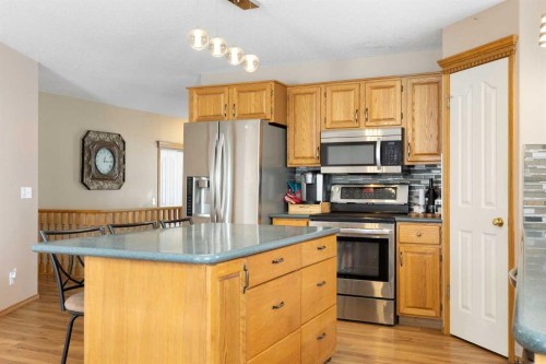 131 Cambria Road, Strathmore, AB - Indoor Photo Showing Kitchen