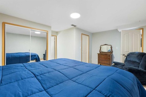 131 Cambria Road, Strathmore, AB - Indoor Photo Showing Bedroom