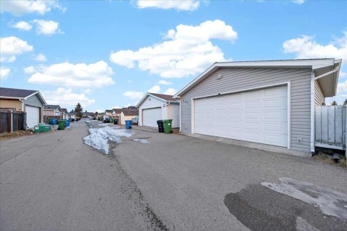 262 Martindale Boulevard Ne, Calgary, AB - Outdoor