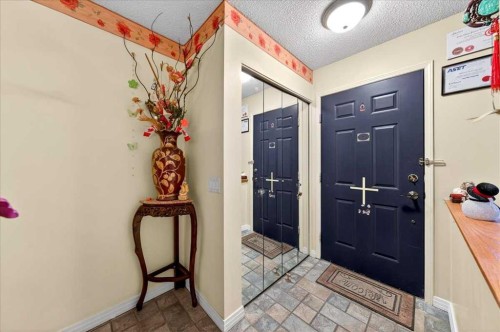 262 Martindale Boulevard Ne, Calgary, AB - Indoor Photo Showing Other Room