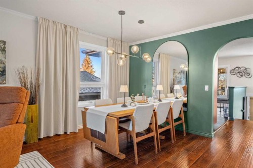 4636 Montana Drive Nw, Calgary, AB - Indoor Photo Showing Dining Room