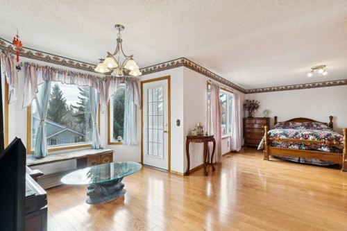 2203 Sirocco Drive Sw, Calgary, AB - Indoor Photo Showing Bedroom