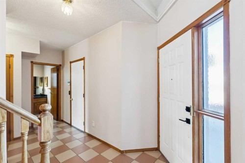 2203 Sirocco Drive Sw, Calgary, AB - Indoor Photo Showing Other Room