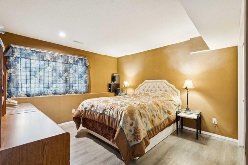 2203 Sirocco Drive Sw, Calgary, AB - Indoor Photo Showing Bedroom