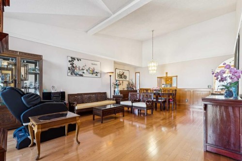 2203 Sirocco Drive Sw, Calgary, AB - Indoor Photo Showing Living Room
