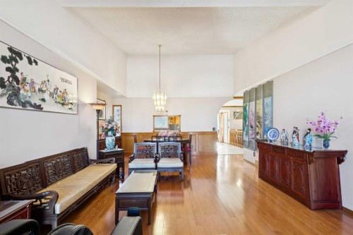 2203 Sirocco Drive Sw, Calgary, AB - Indoor Photo Showing Living Room