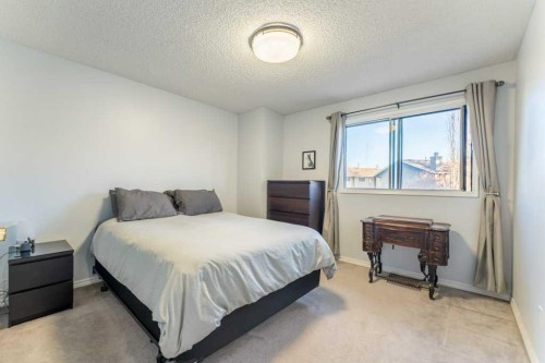 9-6503 Ranchview Drive Nw, Calgary, AB - Indoor Photo Showing Bedroom