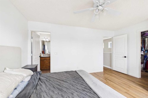 121 River Heights Crescent, Cochrane, AB - Indoor Photo Showing Bedroom