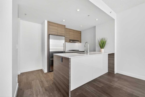908-1501 6 Street Sw, Calgary, AB - Indoor Photo Showing Kitchen With Stainless Steel Kitchen With Upgraded Kitchen