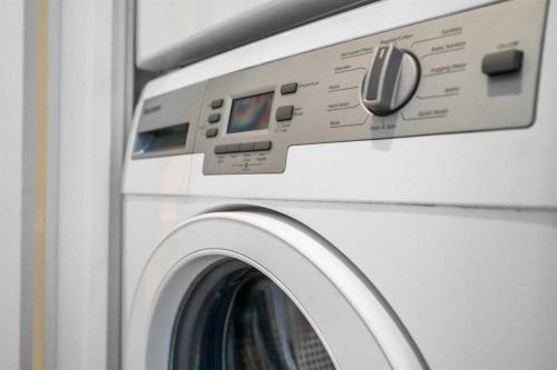 908-1501 6 Street Sw, Calgary, AB - Indoor Photo Showing Laundry Room