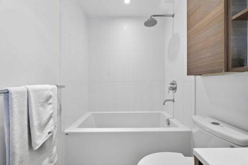 908-1501 6 Street Sw, Calgary, AB - Indoor Photo Showing Bathroom