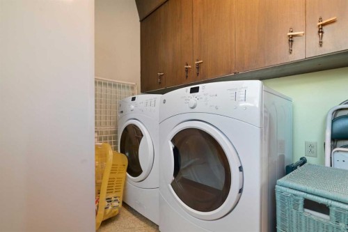 4214 50 Avenue, Olds, AB - Indoor Photo Showing Laundry Room