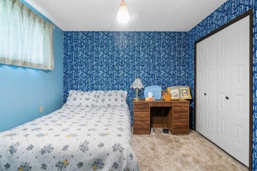4214 50 Avenue, Olds, AB - Indoor Photo Showing Bedroom