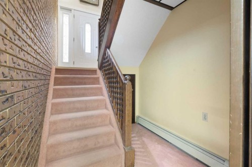 4214 50 Avenue, Olds, AB - Indoor Photo Showing Other Room