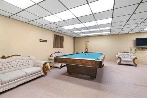 4214 50 Avenue, Olds, AB - Indoor Photo Showing Other Room