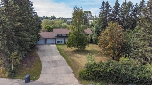 4214 50 Avenue, Olds, AB - Outdoor