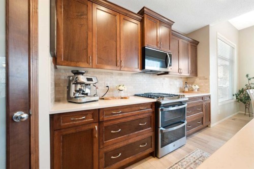 185 Auburn Glen Circle Se, Calgary, AB - Indoor Photo Showing Kitchen