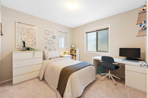 185 Auburn Glen Circle Se, Calgary, AB - Indoor Photo Showing Bedroom